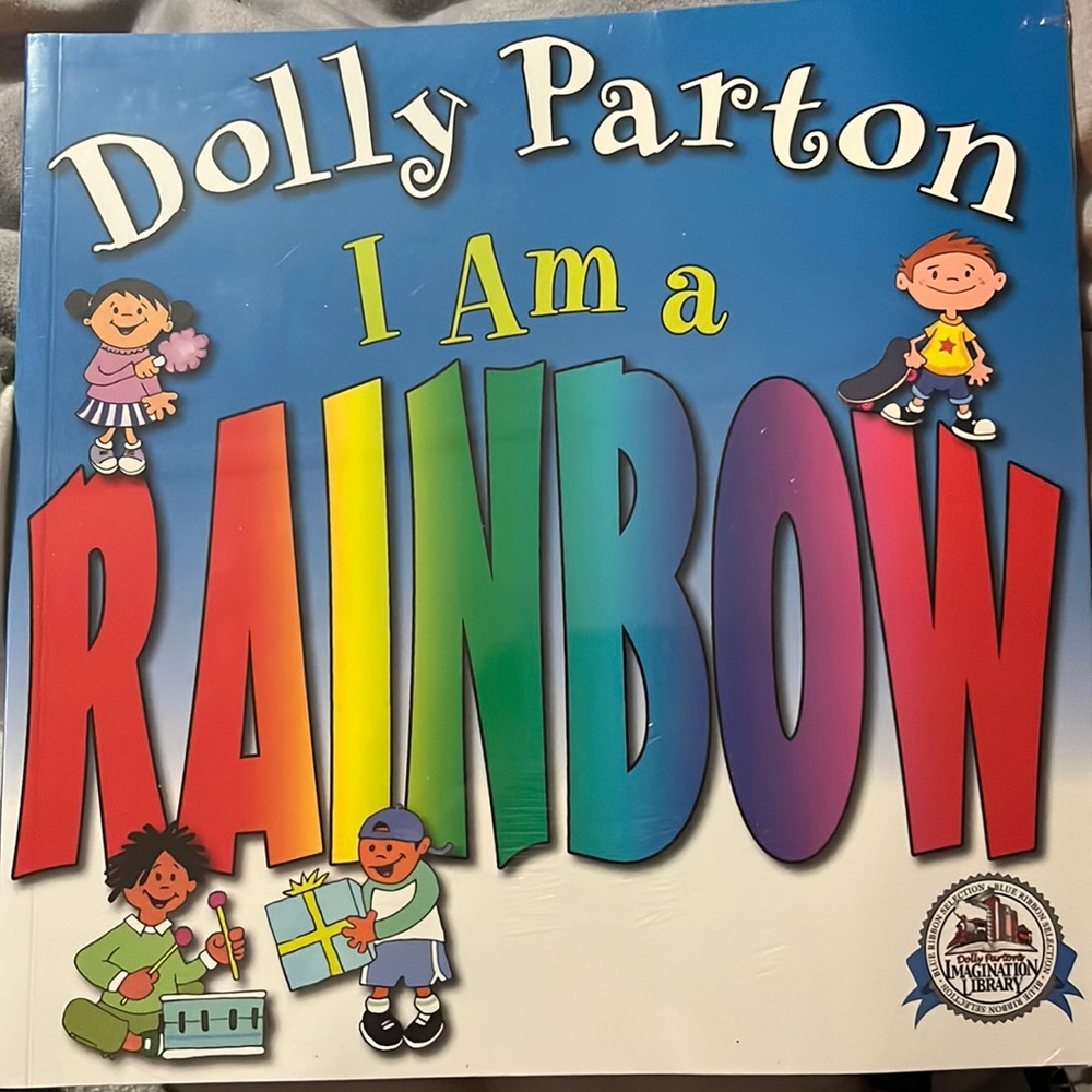 Dolly Parton I am a Rainbow book new sealed